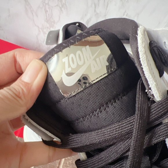 NIKE Air Jordan 1 Zoom Comfort 2 High Top Sneaker White Metallic Silver Wms US11 - Picture 5 of 10